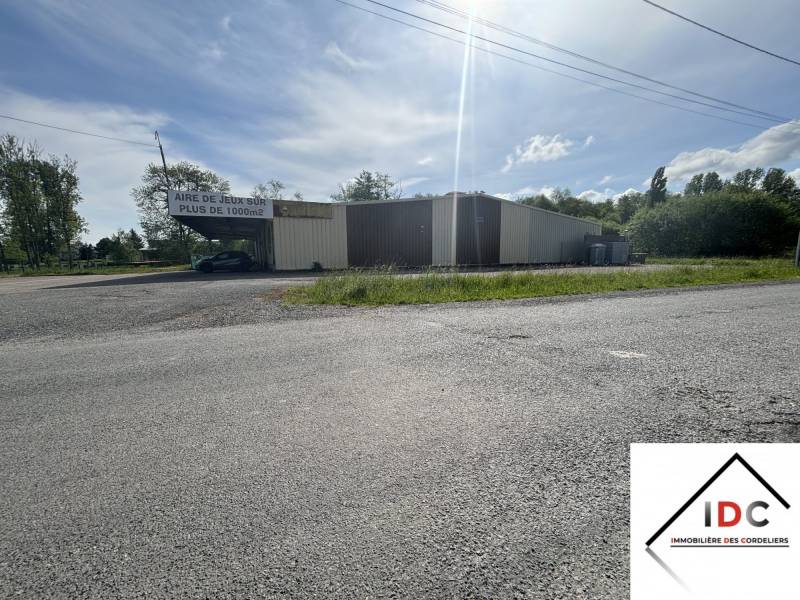 bâtiment commercial de 1 532 m² à Niderviller