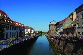 Pourquoi passer par une agence immobilière en période de crise du logement à Saverne?